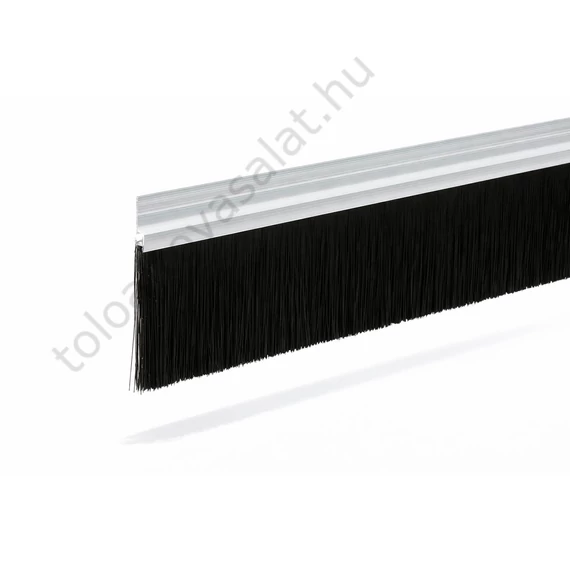 KT-PH-5-107-82-NATUR típusú, 107 mm magas natúr alumínium profilos ajtókefe 82 mm-es fekete sörtével.